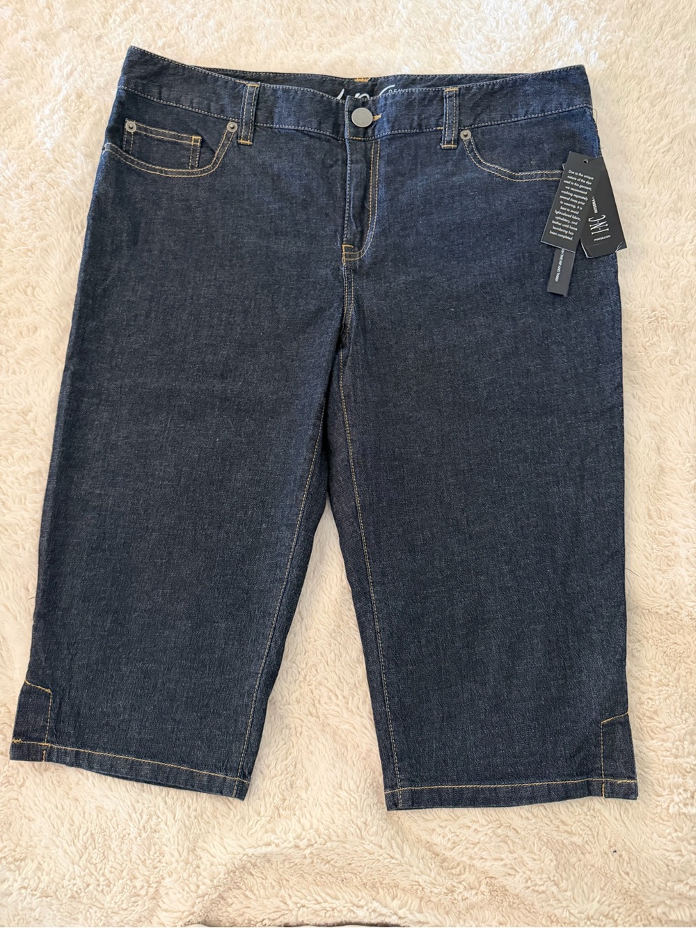 NWT Women’s | INC | Dark Wash Lightweight Denim Pedal Pushers | Size 12